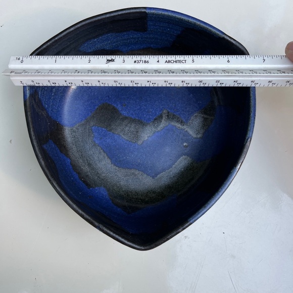 Set of Three (3) Nesting bowls hand thrown and signed with a makers mark pinched - Picture 12 of 15